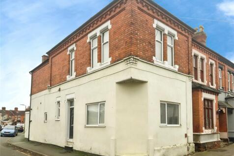 Russell Street, Leicestershire LE11 4 bed end of terrace house for sale