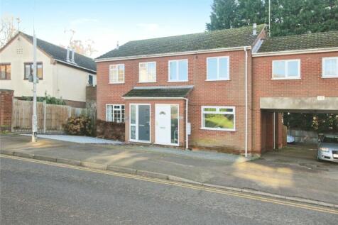 High Street, Leicester LE9 3 bed terraced house for sale