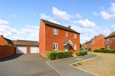 Hazel Close, Northampton NN7 4 bed detached house for sale