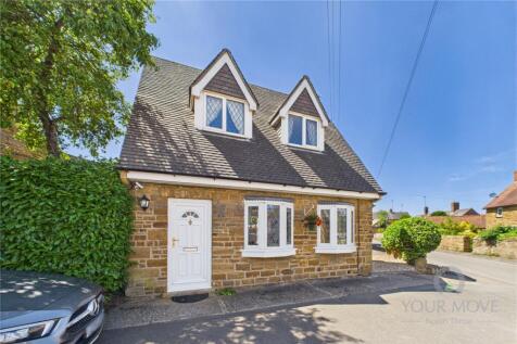 High Street, Northampton NN7 2 bed detached house for sale