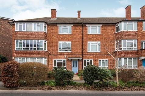 South Bank, Surbiton KT6 2 bed flat for sale