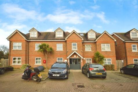 Arden Close, Whitton, Twickenham TW2 1 bed flat for sale
