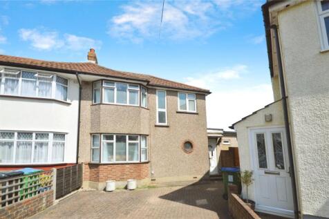 4 bedroom end of terrace house for sale