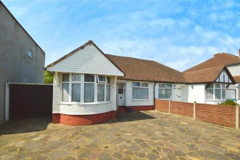 Sheringham Avenue, Whitton... 3 bed bungalow for sale