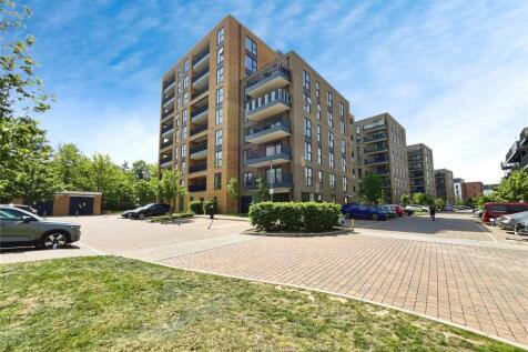 Bowen Drive, London SE7 3 bed flat for sale