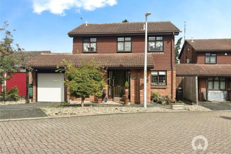Darby Gardens, Rochester ME3 4 bed detached house for sale