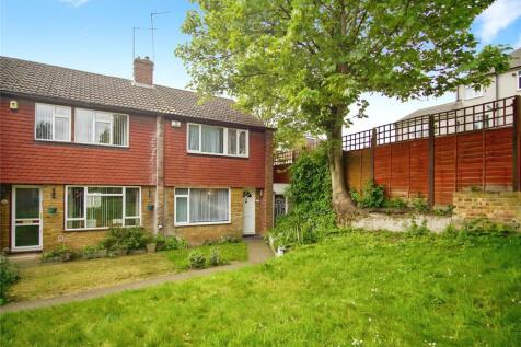 Hilary Close, Erith DA8 3 bed end of terrace house for sale