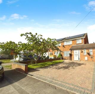 4 bedroom semi-detached house for sale