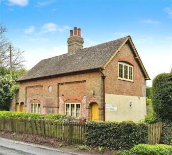 2 bedroom detached house for sale