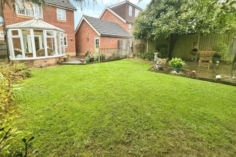 Firmin Avenue, Maidstone ME17 3 bed detached house for sale