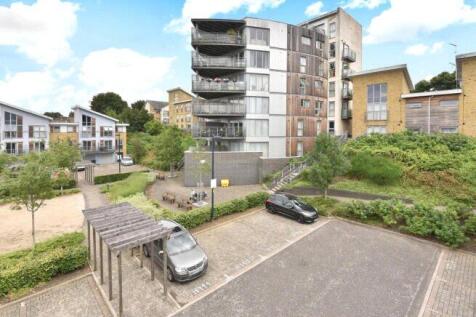 Arundel Square, Kent ME15 2 bed flat for sale