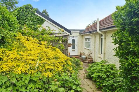 London Road, Deal CT14 4 bed bungalow for sale