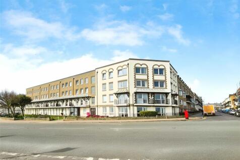 Wellington Crescent, Kent CT11 1 bed flat for sale
