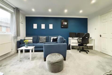 Walsingham Close, Kent ME8 1 bed maisonette for sale