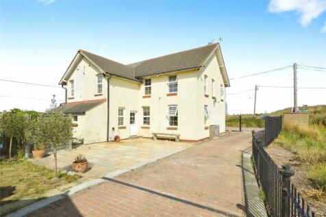 4 bedroom semi-detached house for sale