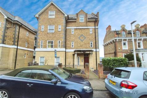 Sandringham House, Rochester ME1 1 bed flat for sale