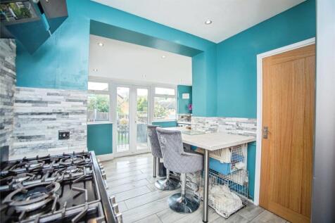 Hatfield Road, Kent ME2 3 bed terraced house for sale