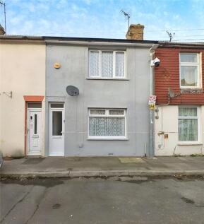 James Street, Kent ME12 3 bed terraced house for sale