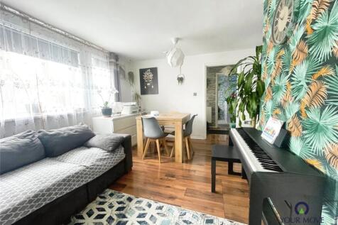 Orchard Way, West Sussex PO22 3 bed flat for sale