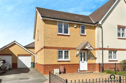 3 bedroom semi-detached house for sale