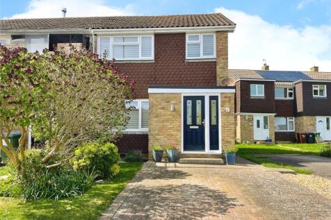 Kings Drive, West Sussex PO21 3 bed end of terrace house for sale