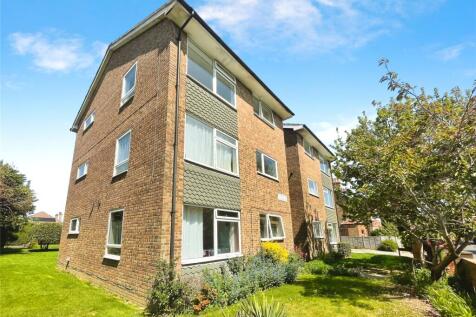 Cranford Gardens, West Sussex PO21 2 bed flat for sale