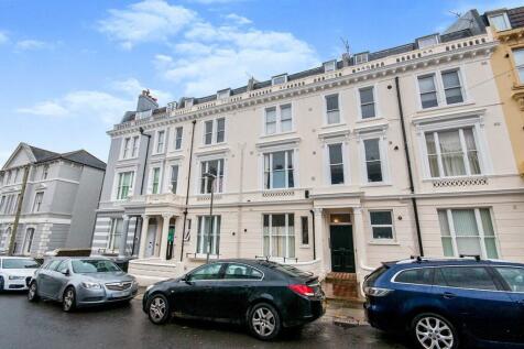 West Hill Road, East Sussex TN38 2 bed flat for sale