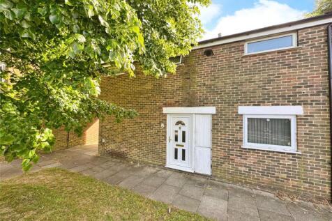 Wistaria Court, Hampshire SP10 4 bed semi