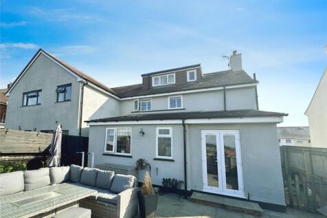 4 bedroom semi-detached house for sale