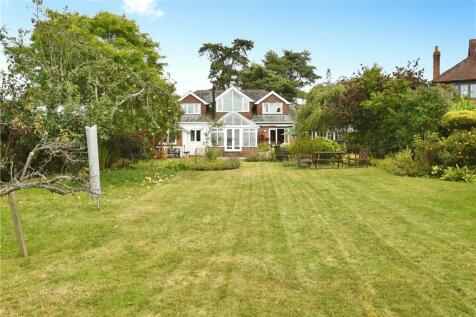 6 bedroom detached house for sale