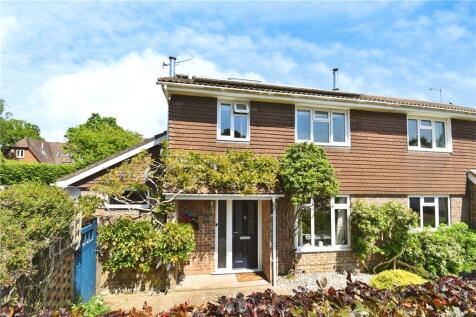 Barnes Close, West Wellow, Romsey... 3 bed semi