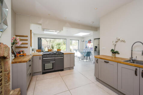 Keswick Avenue, London SW19 4 bed terraced house for sale