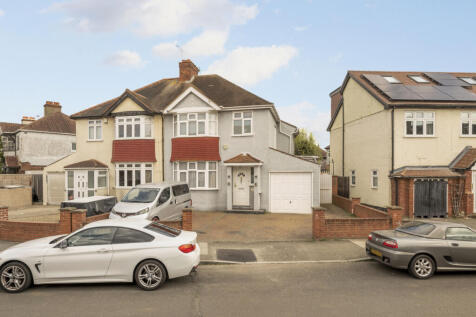 Belmont Avenue, Mew Malden KT3 3 bed semi