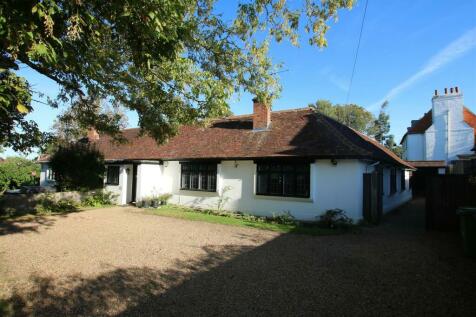 3 bedroom semi-detached bungalow for sale