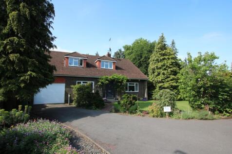 COBHAM ROAD, FETCHAM KT22 4 bed detached house for sale