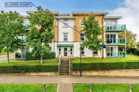 LEWIS COURT, LEATHERHEAD, KT22 2 bed apartment for sale