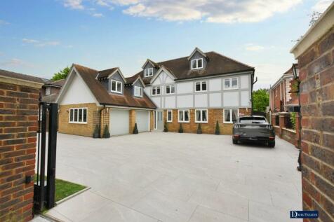 6 bedroom detached house for sale