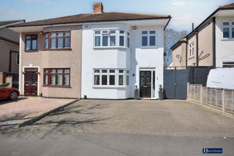 3 bedroom semi-detached house for sale