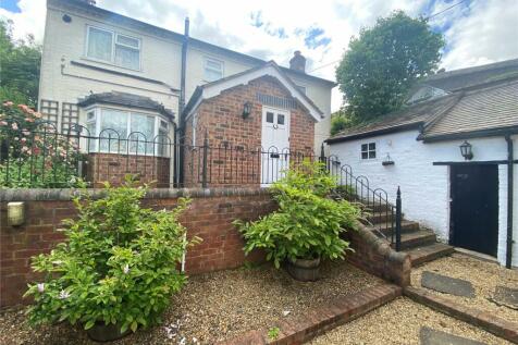 2 bedroom detached house for sale