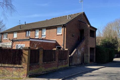 Studio flat for sale