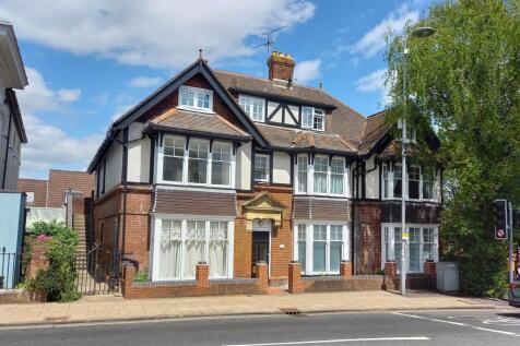 Winchester 2 bed flat for sale