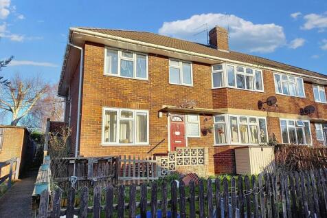 Chilbolton 3 bed flat for sale