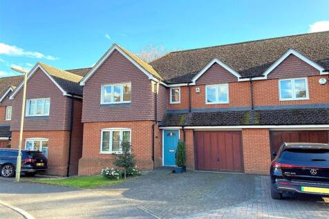 4 bedroom semi-detached house for sale