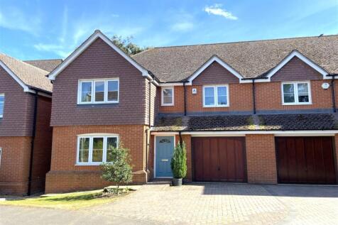 4 bedroom semi-detached house for sale