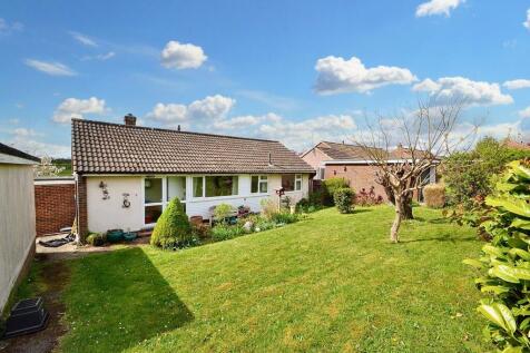 4 bedroom detached bungalow for sale