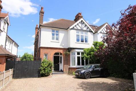 5 bedroom semi-detached house for sale