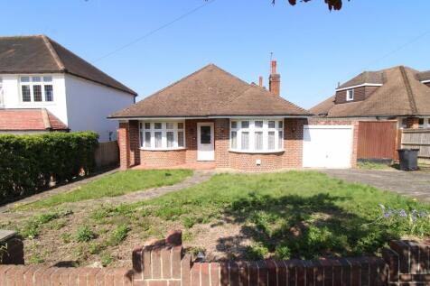 The Crescent, West Wickham, BR4 2 bed detached bungalow for sale