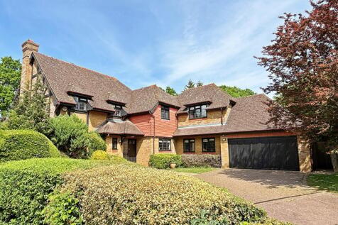 5 bedroom detached house for sale