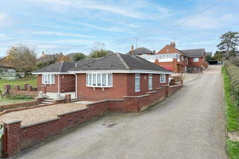 Kettering Road, Kettering NN14 3 bed detached bungalow for sale