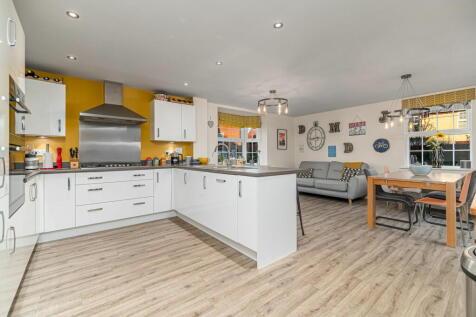 Kirby Street, Kettering NN15 5 bed detached house for sale